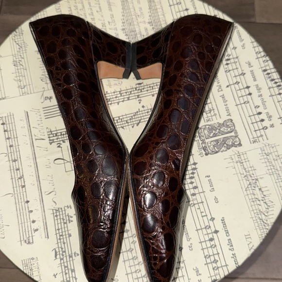 Salvatore Ferragamo Brown Croc Embossed Leather Heels - Picture 6 of 7